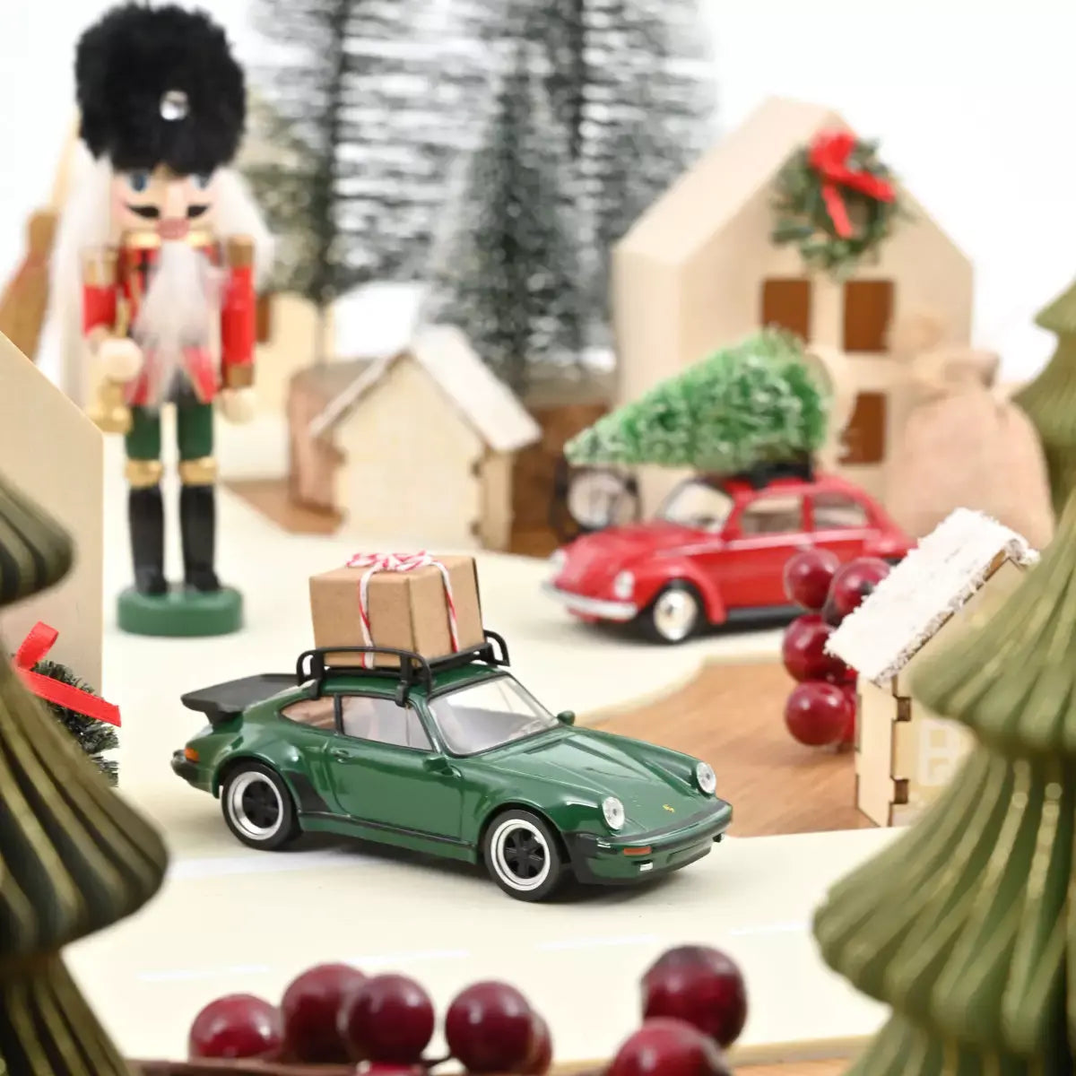 Voiture miniature 1/43 Porsche 911 Turbo 1978 Noël Jet-car Norev 750070