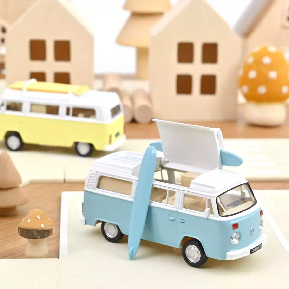 Voiture miniature 1/43 VW Combi T2b Camper Van 1973 Bleu Pastel Jet-car Norev 841108