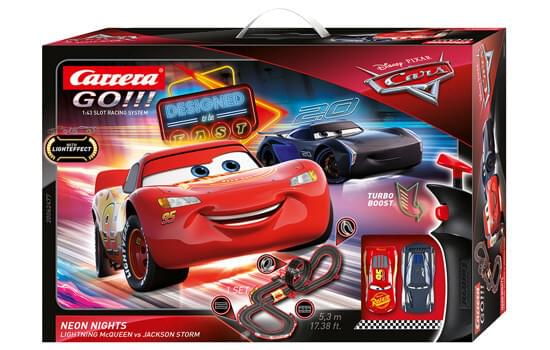 Circuit voitures Cars Neon Nights - Dès 6 ans - Carrera GO!!! 62477 - Breizh Modélisme.