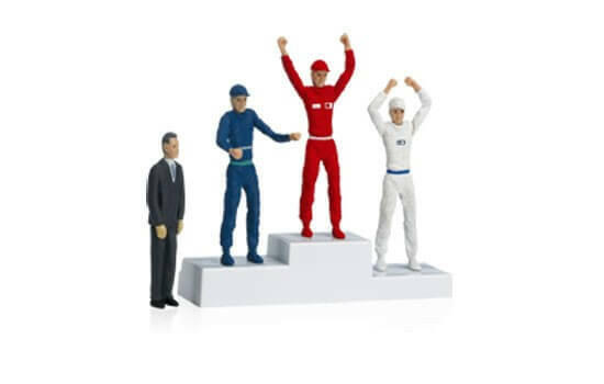 Podium avec figurines - Carrera 21121 - Breizh Modélisme.