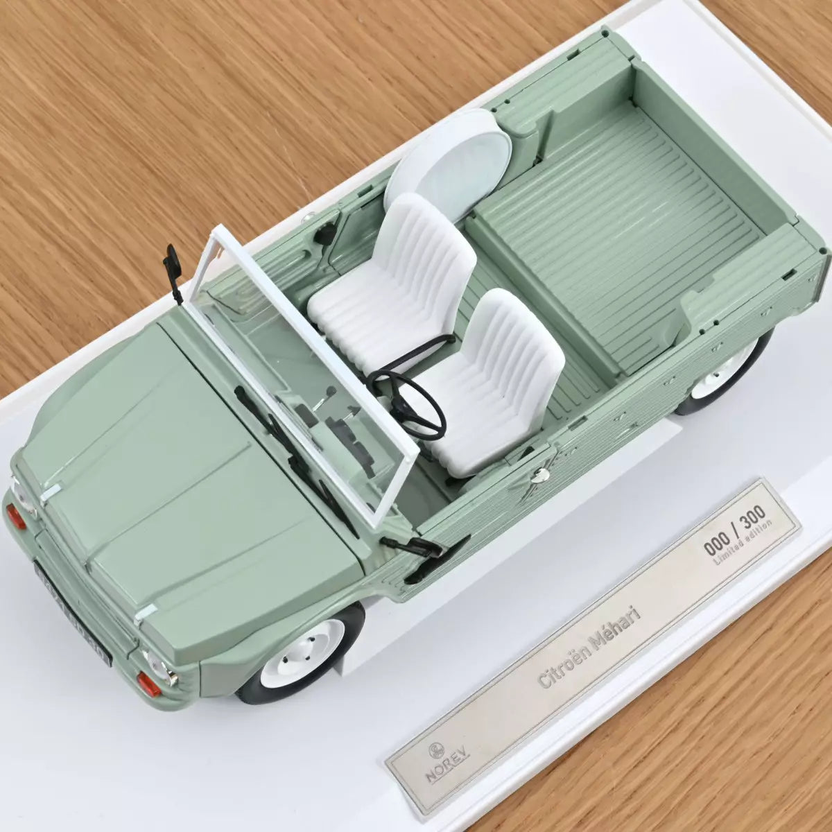 Voiture miniature collection 1/18 Citroën Méhari 1983 Kaki (300pcs) Norev 181803