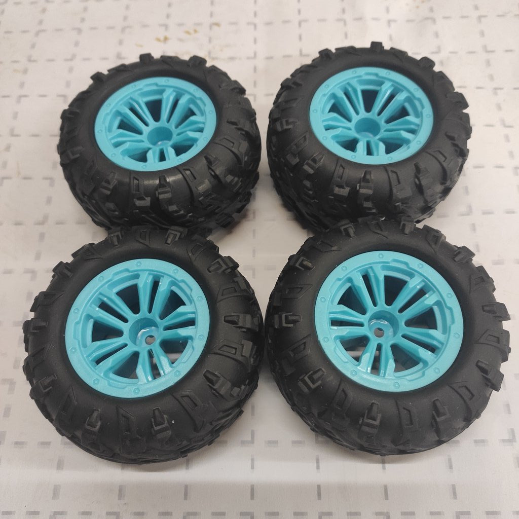 4 roues avant/arrière bleu pour Fun Racer DF Models - 7601 - Breizh Modélisme.