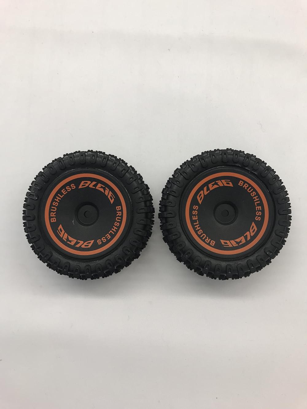 Pneus arrière (2) pour buggy 3127 - 7676 - Breizh Modélisme.