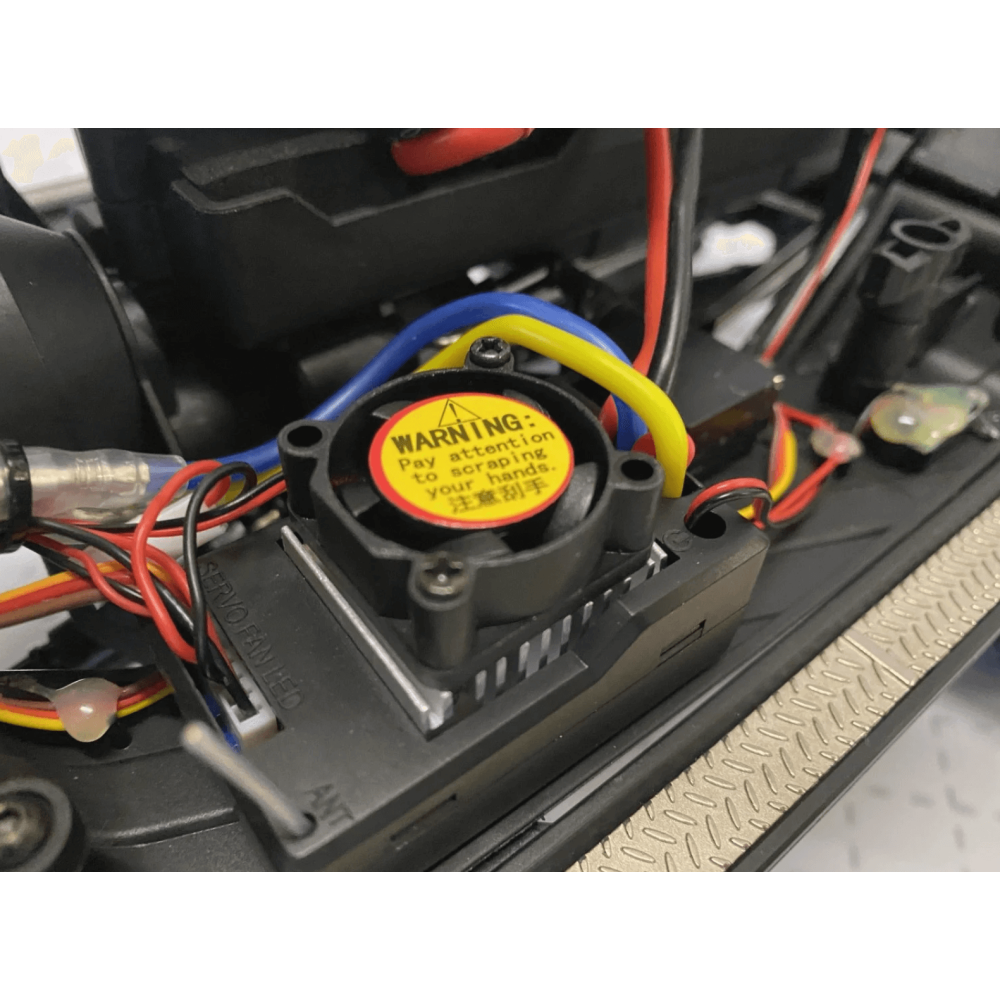 DF Models Crawler RC DF-4S PRO rouge 4WD 1/10 - 3164 - Breizh Modélisme.