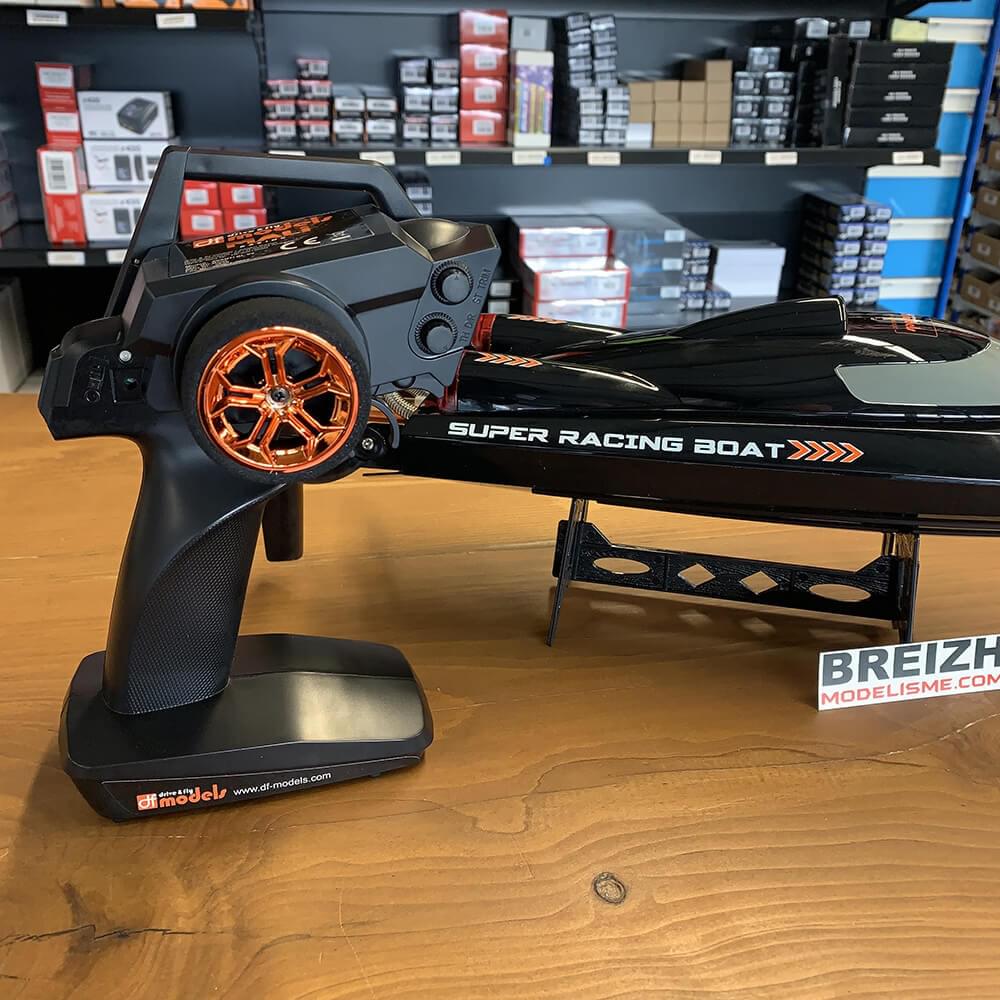 Bateau télécommandé électrique Brushless 55+km/h AVANTI BL V2 - Breizh Modélisme.