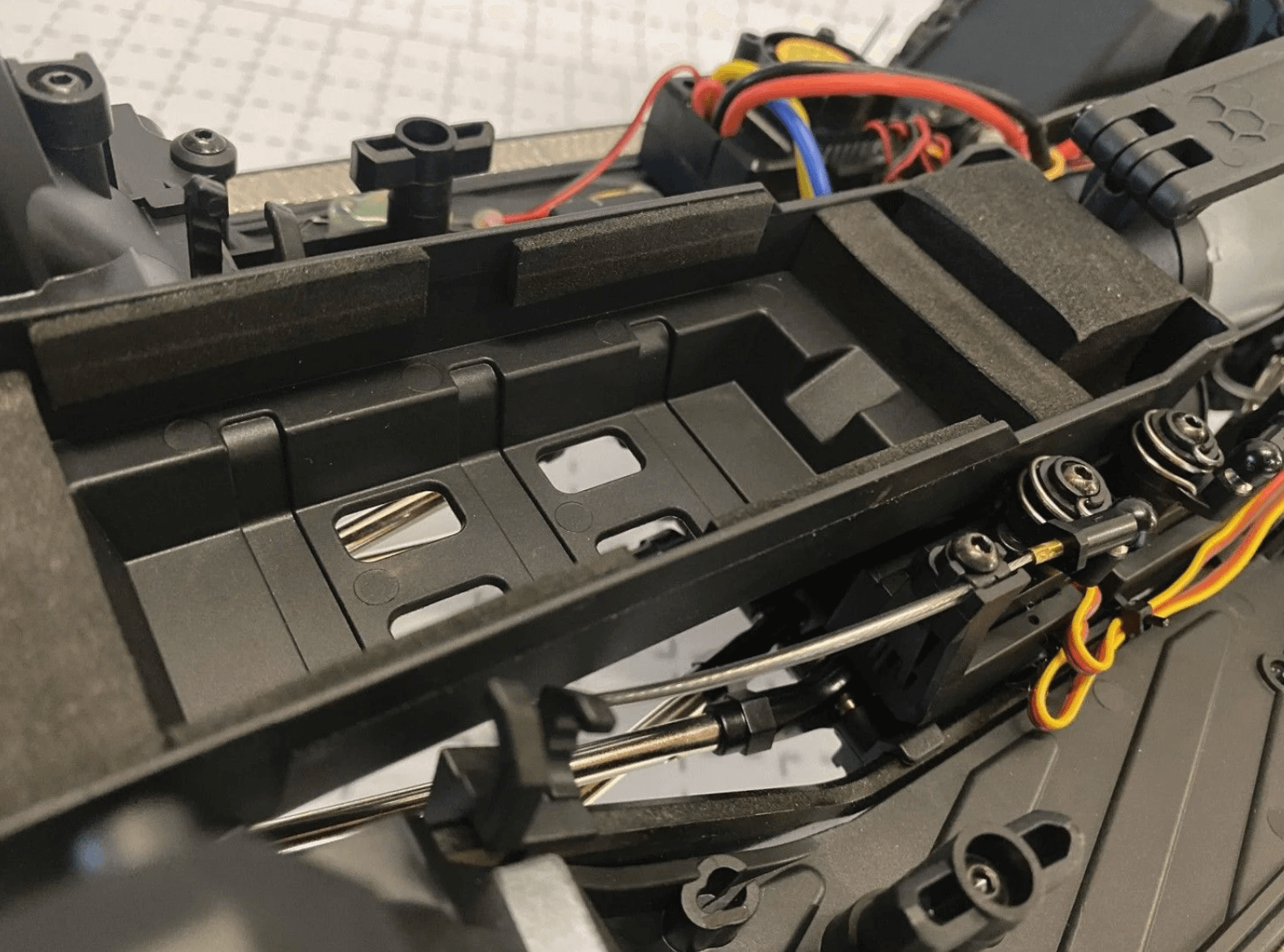 DF Models Crawler RC DF-4S PRO Gris 4WD 1/10 - 3154 - Breizh Modélisme.