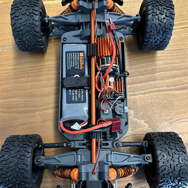 DF Models FighterTruggy Tout Terrain RTR 1/16 vitesse 45km/h 3135 - Breizh Modélisme.