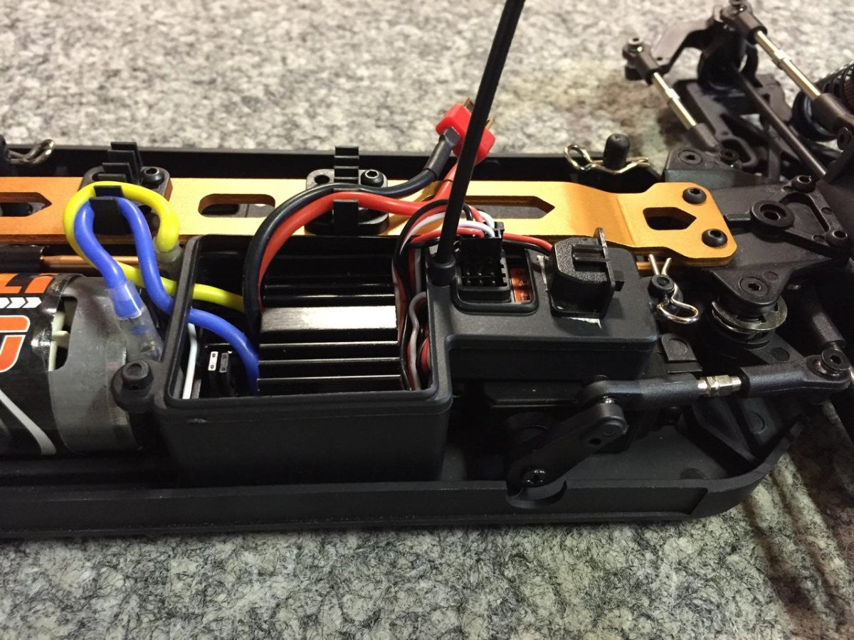 DF Models Monster Truck DesertTruck 5.1 RTR 1/10 - 40km/h - Breizh Modélisme.