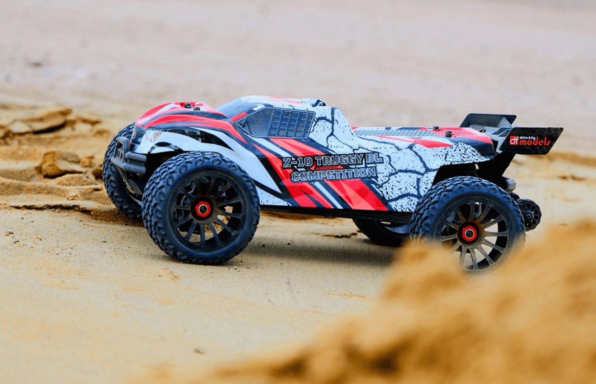 DF Models Truggy Z-10 Competition 1/8 Brushless RTR 70km/h - 3146 - Breizh Modélisme.