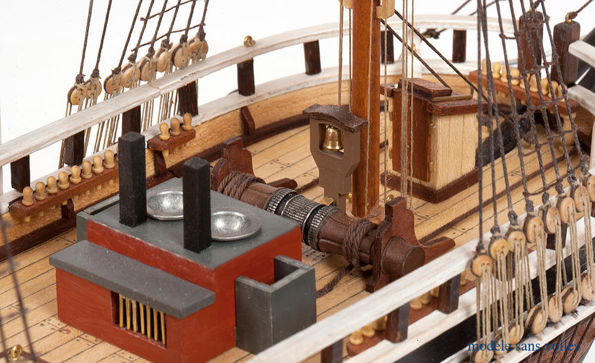 Occre 12006B Maquette Bateau Bois ESSEX Basic - Breizh Modélisme