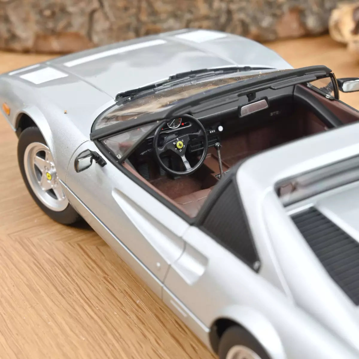 Voiture miniature collection 1/18 Ferrari 308 GTS 1982 Argent Norev 187934