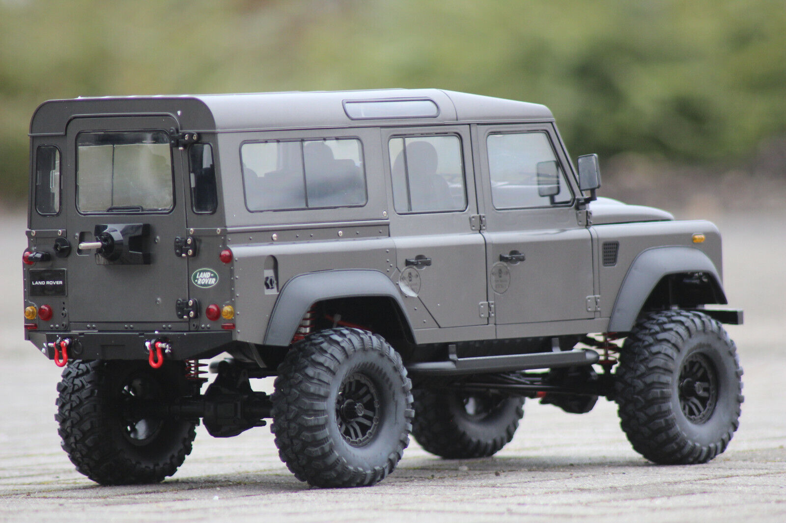 Crawler Land rover Defender Crawler 4WD 1:8 RTR FM101 - Breizh Modélisme.