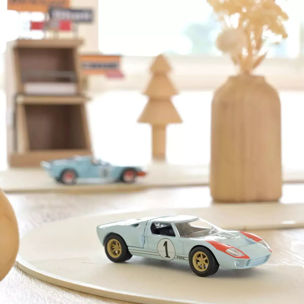 Voiture miniature 1/43 Porsche 911 GTS 2024 Gris Argent polaire Jet-car Norev - Breizh Modélisme.