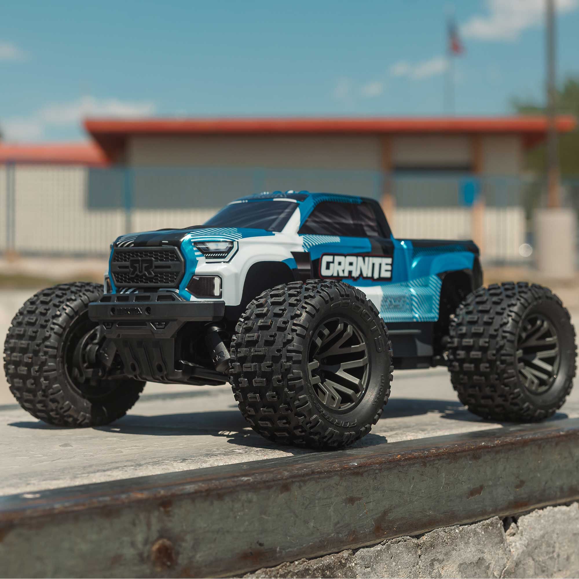 Arrma Monster Truck brushless GRANITE 223S DSC 4X4 RTR 1/10 bleu - ARA4302V4T1 - Breizh Modélisme.