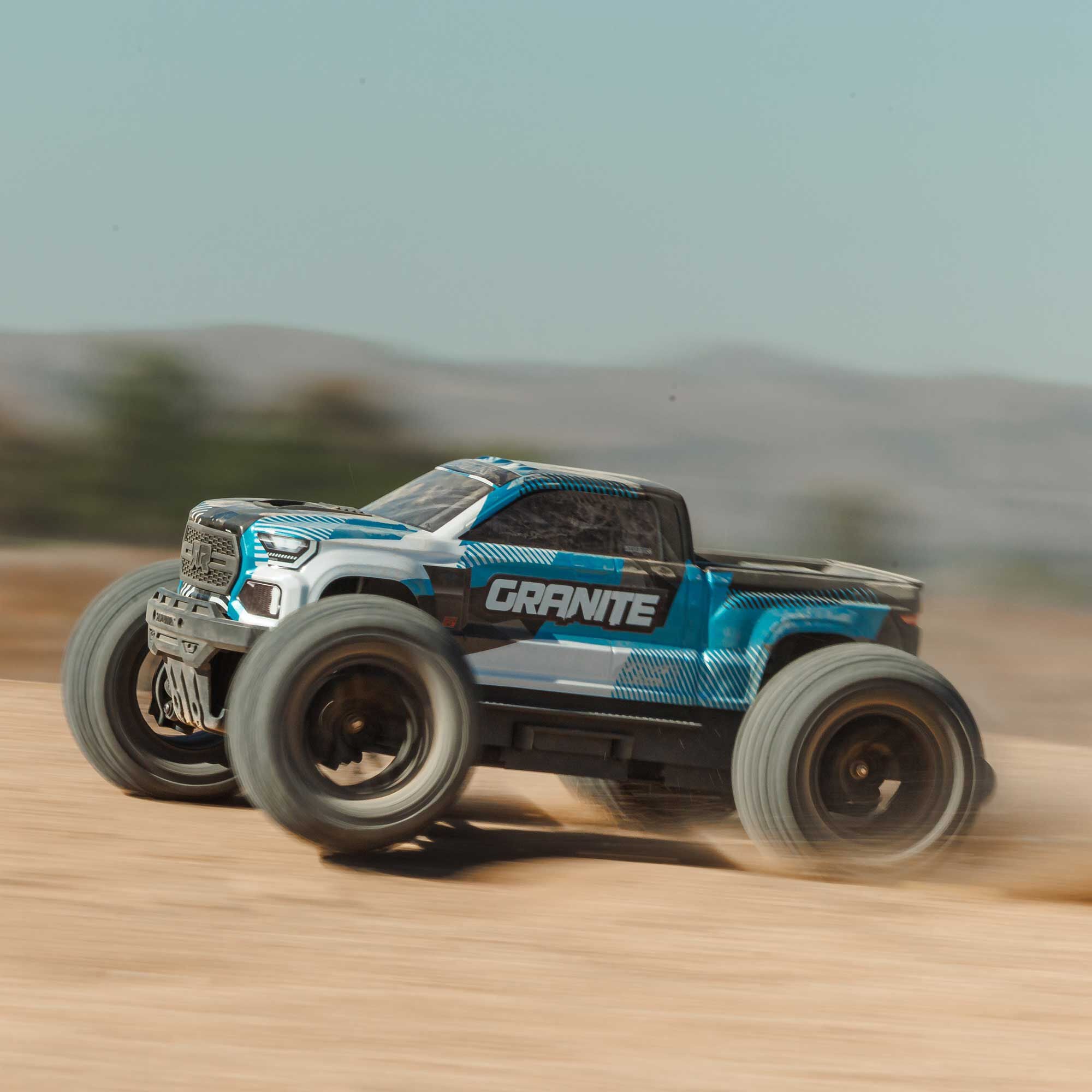 Arrma Monster Truck brushless GRANITE 223S DSC 4X4 RTR 1/10 bleu - ARA4302V4T1 - Breizh Modélisme.