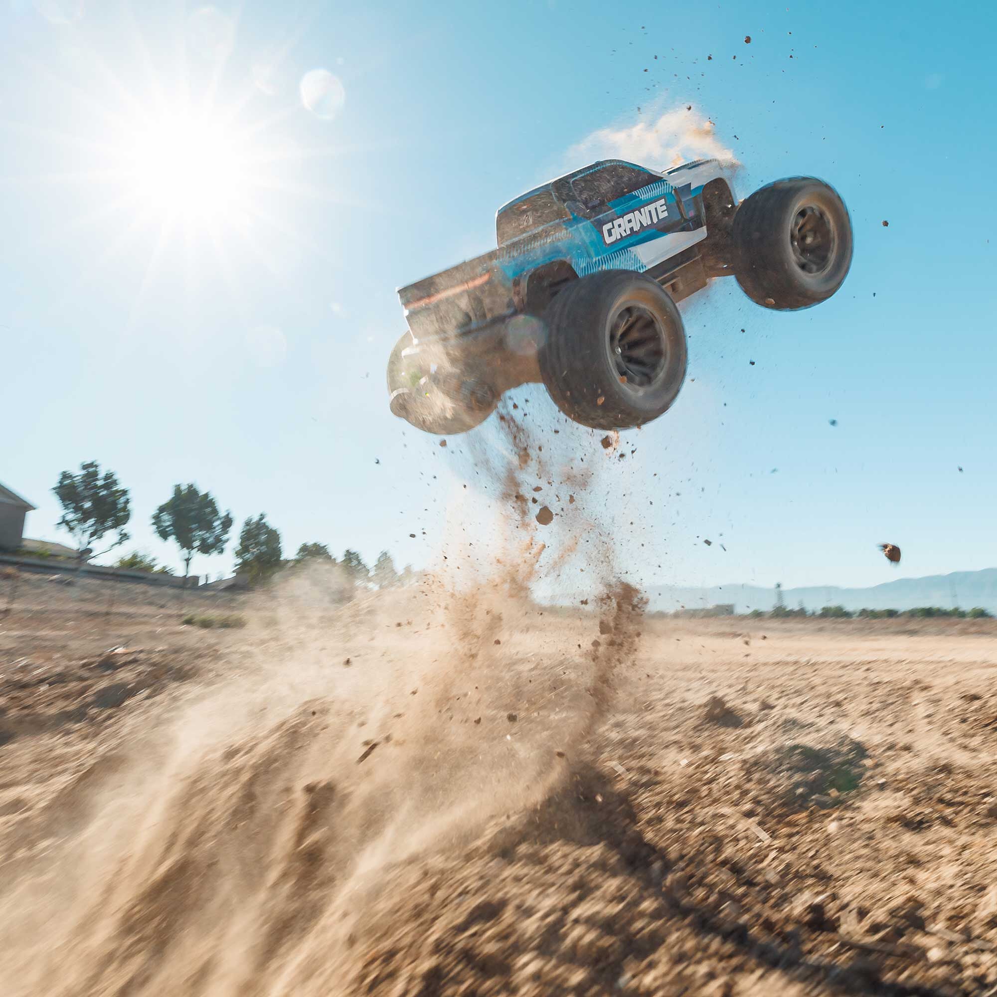 Arrma Monster Truck brushless GRANITE 223S DSC 4X4 RTR 1/10 bleu - ARA4302V4T1 - Breizh Modélisme.
