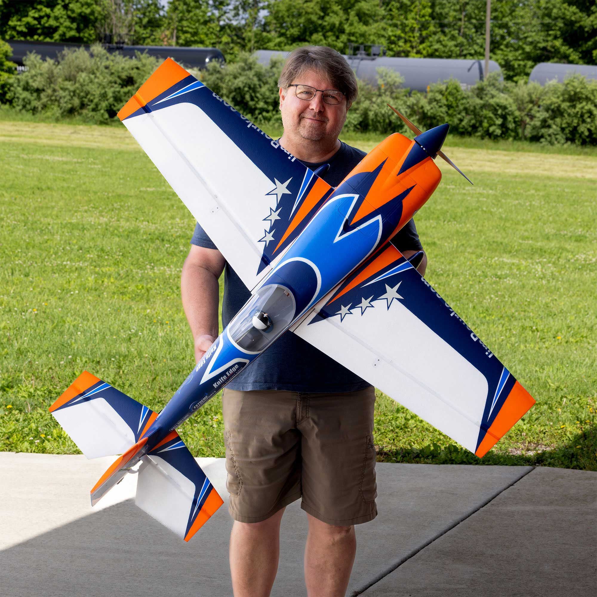 Avion RC E-Flite Extra 330 1,3 m BNF Basic avec AS3X et SAFE - EFL05050 - Breizh Modélisme.