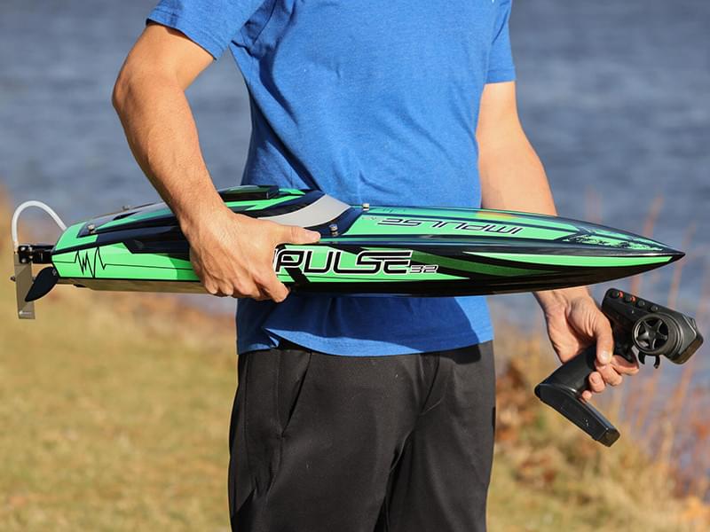 Bateau Télécommandé ProBoat Impulse 32 Brushless Deep-V RTR vert - Breizh Modélisme.