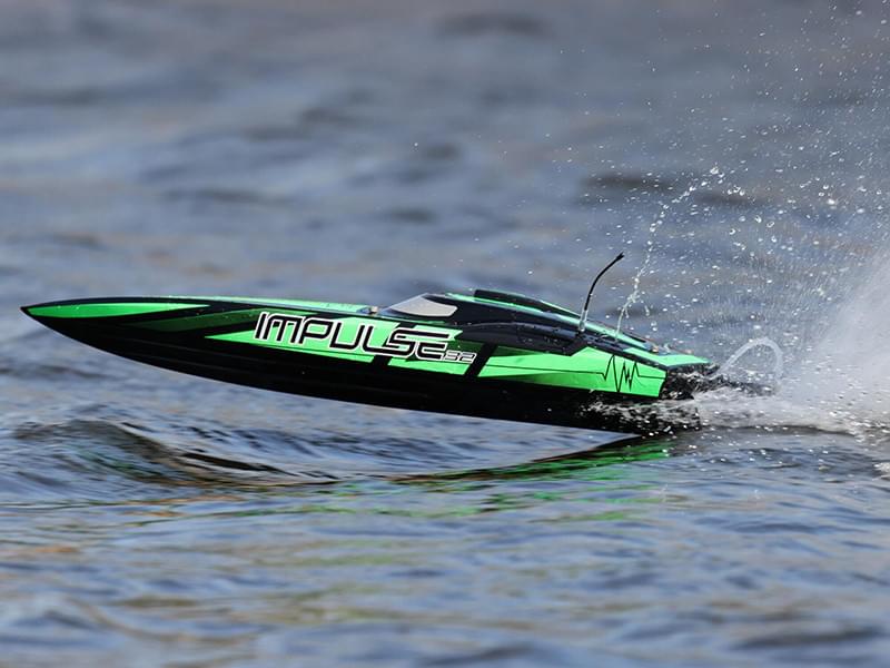 Bateau Télécommandé ProBoat Impulse 32 Brushless Deep-V RTR vert - Breizh Modélisme.