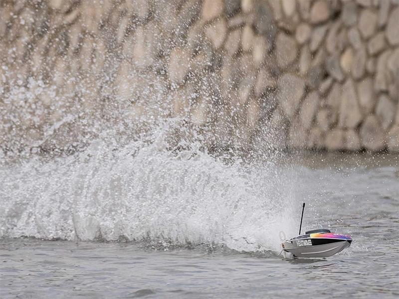 Bateau Télécommandé ProBoat Recoil 2 18 brushless RTR" - Breizh Modélisme.