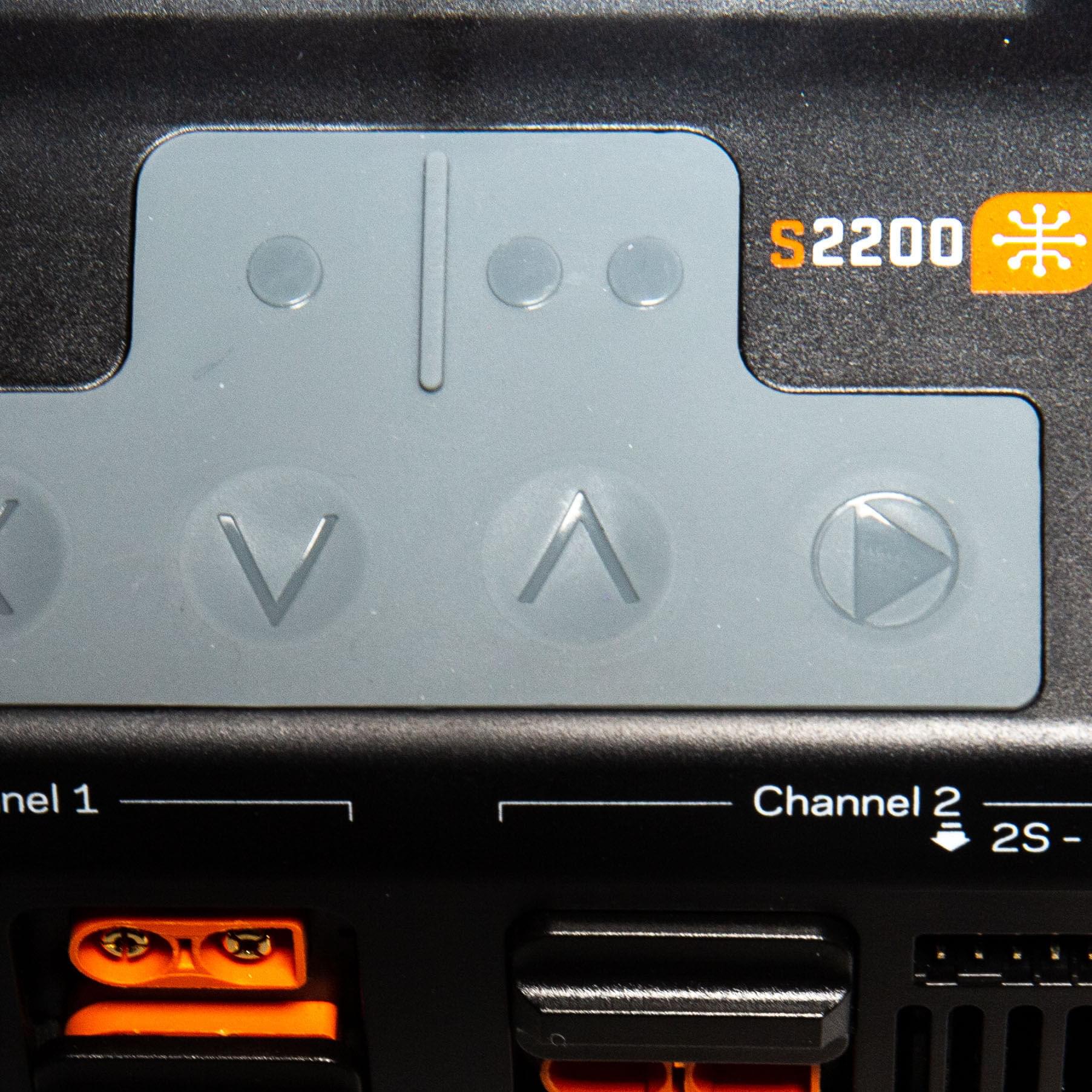 Chargeur intelligent S2200 G2 AC 2x200W International - SPMXC2010I - Breizh Modélisme.