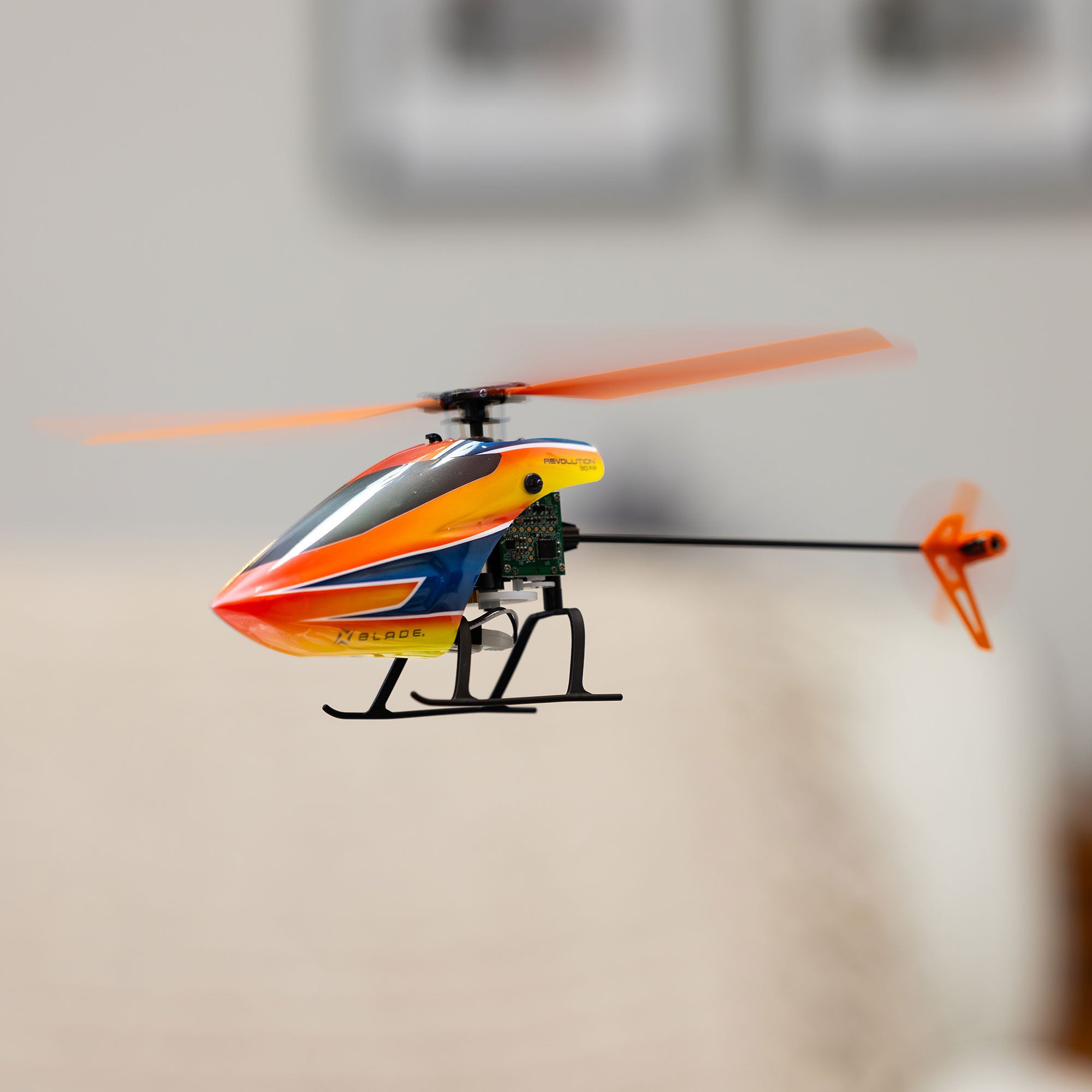Hélicoptère Revolution 90 FP RTF avec SAFE - BLH01100 - Breizh Modélisme.