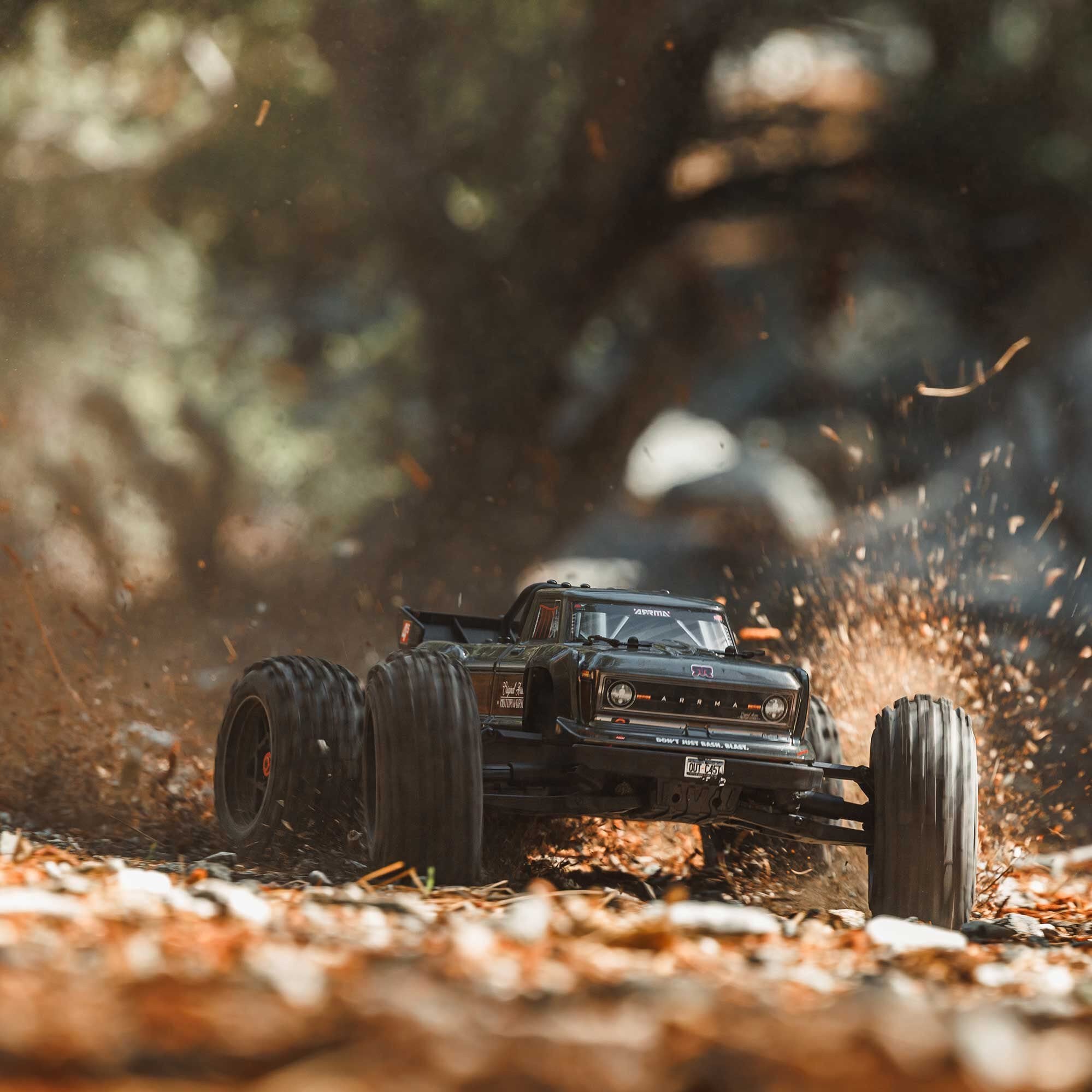 Arrma 1/10 Outcast 4S V2 4x4 BLX Stunt Truck RTR - ARA4410V2T3 - Breizh Modélisme.