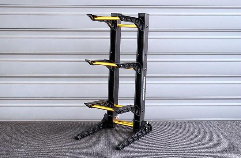 Présentoir Koswork Rack pour 3 modèles (200x240x475mm) KOS50743 - Breizh Modélisme.