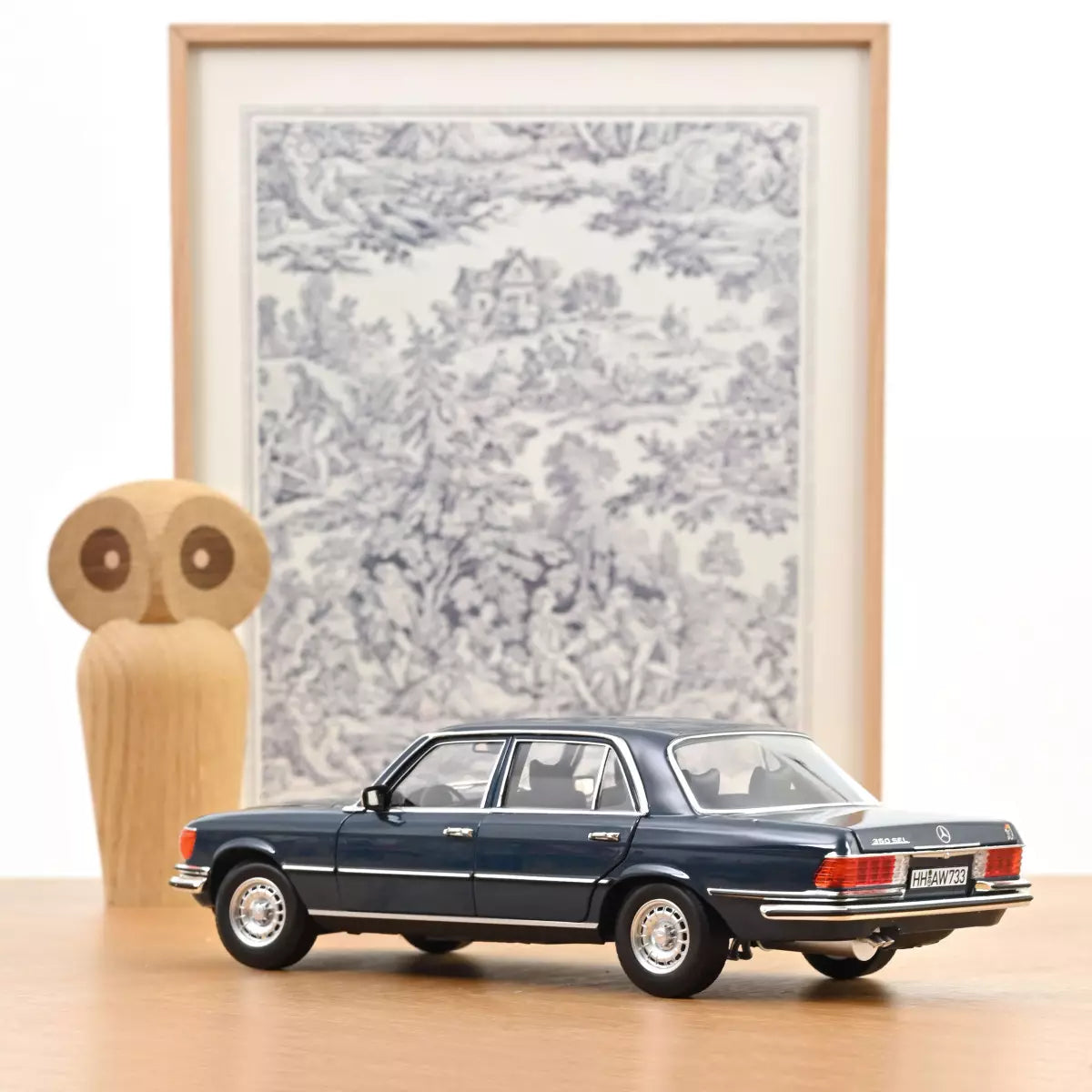 Voiture miniature collection 1/18 Mercedes-Benz 350 SEL 1979 Bleu Hansa Norev 183976