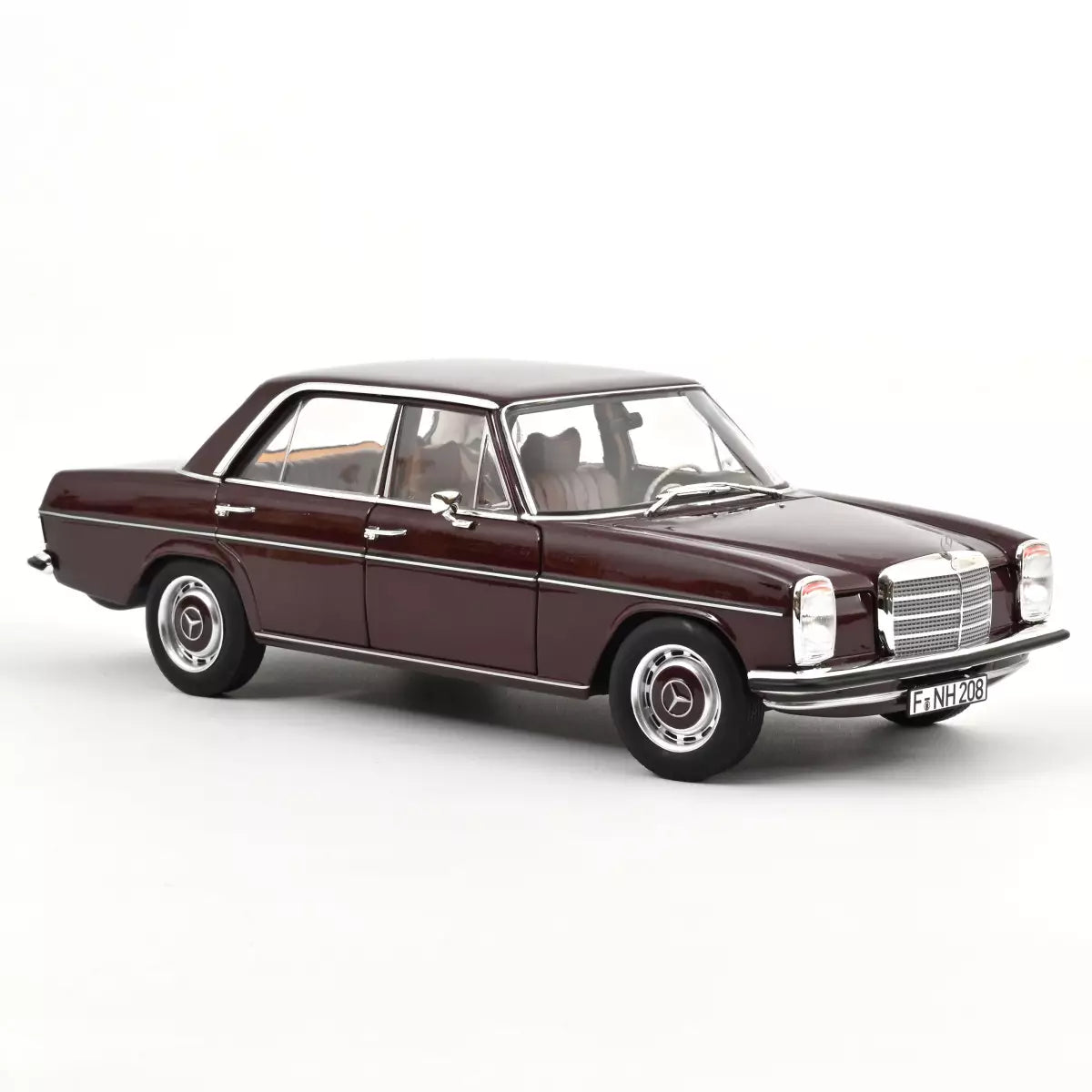 Voiture miniature collection 1/18 Mercedes-Benz 200 1968 Rougebrun foncé Norev 183778