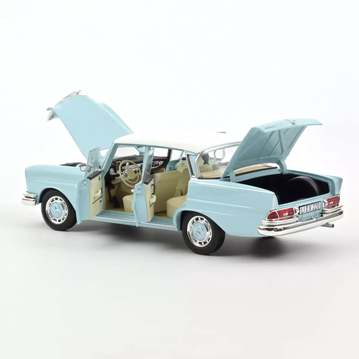 Voiture miniature collection 1/18 Mercedes-Benz 220 S 1965 Bleu clair Norev 183920