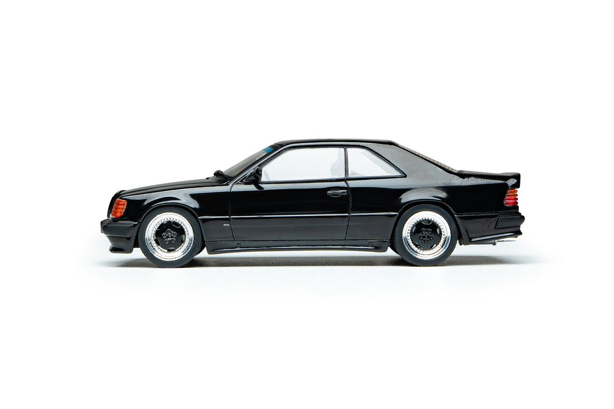 Voiture miniature 1/43 Mercedes-Benz 300CE 6.0 AMG « The Hammer » Widebody Noire 1988 Solido S4318901