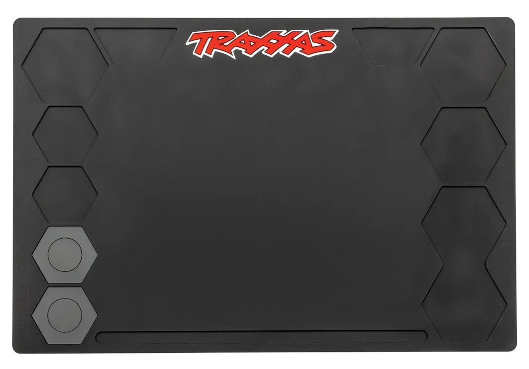 Tapis de réparation en caoutchouc résistant 41 x 61 cm (16 x 24'') - Traxxas 3425 - Breizh Modélisme.
