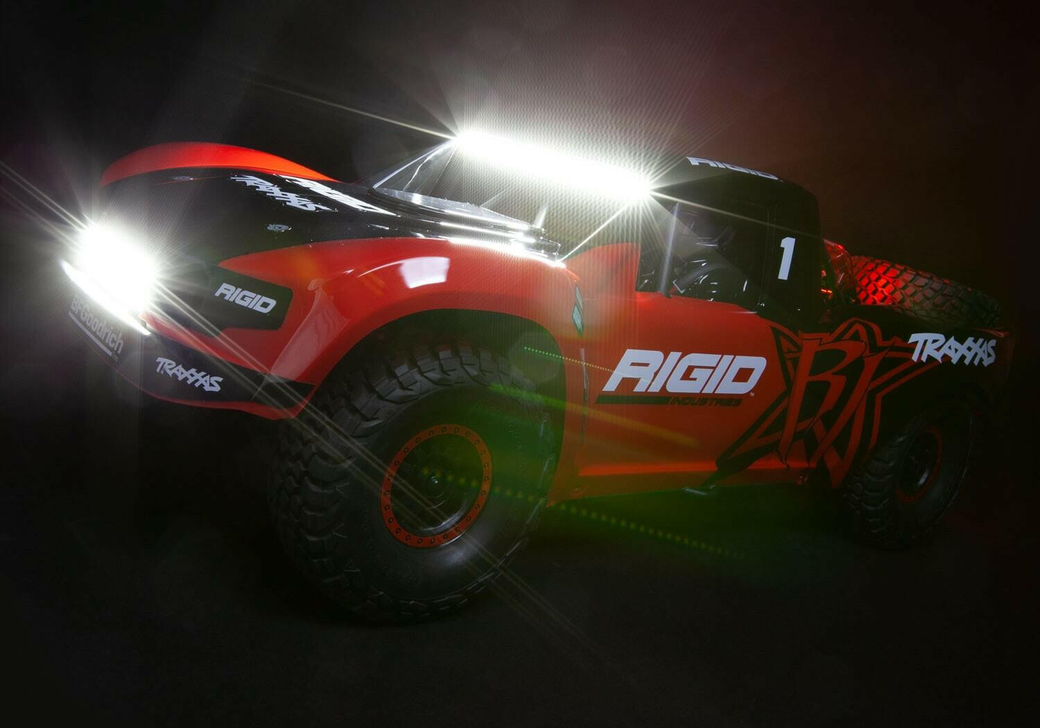 Traxxas 8485 Kit Leds + Alimentation amplificateur pour l'UDR - Breizh Modélisme.