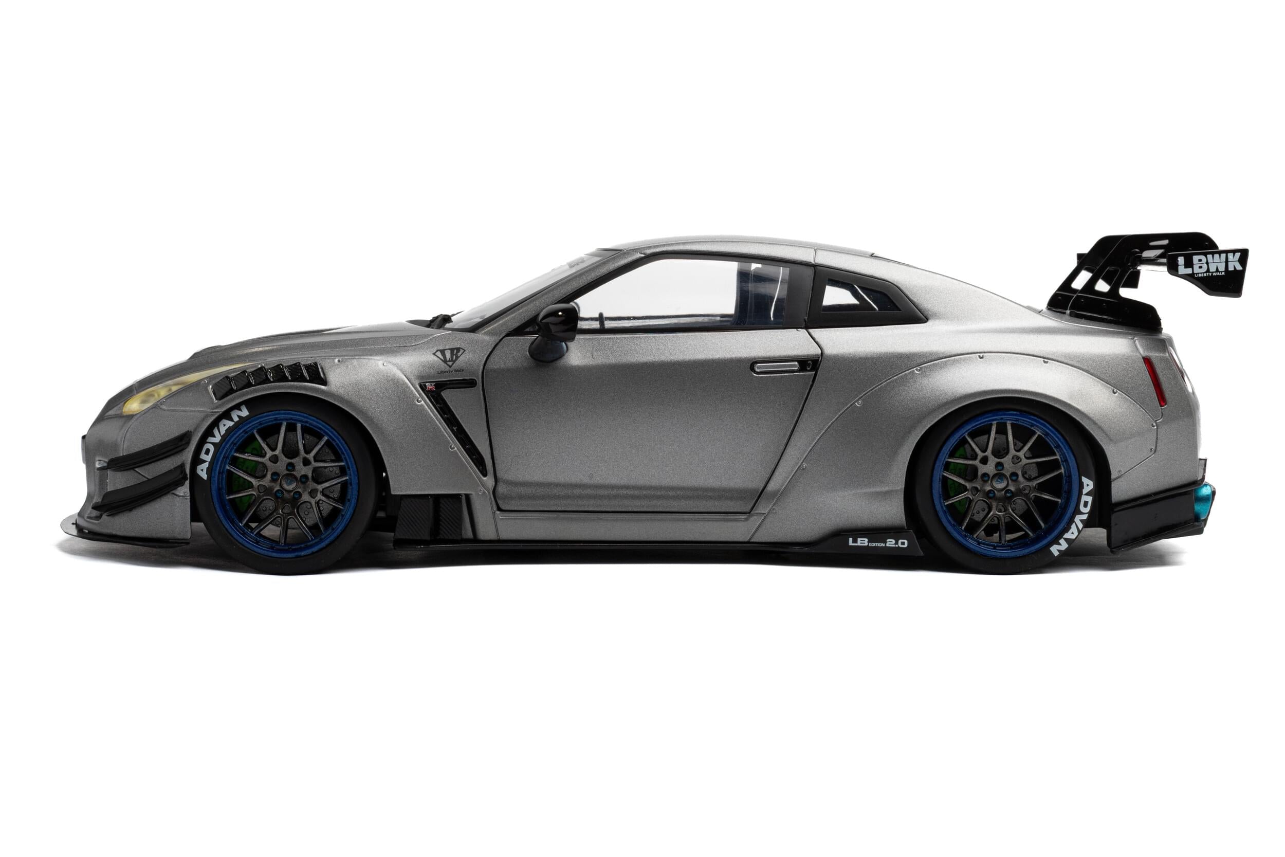 Solido S1805815 miniature collection 1/18 Nissan GT-R (R35) W/ Liberty Walk 2.0 2023 - Breizh Modélisme.