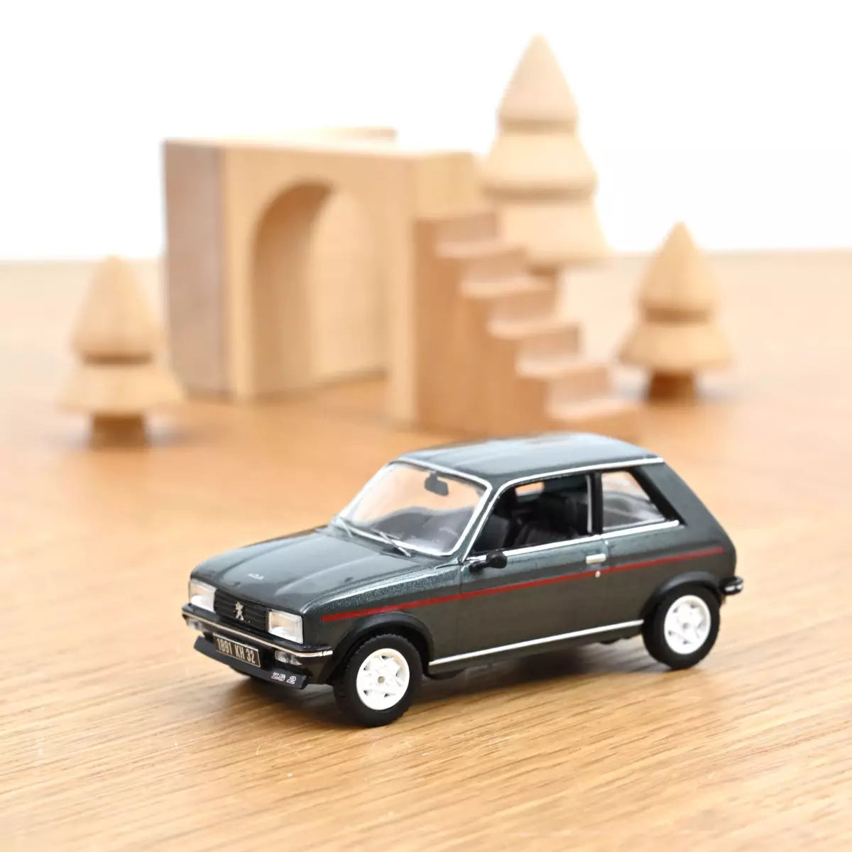 Voiture miniature collection 1/43 Peugeot 104 ZS2 1979 Gris Vulcain Norev 471401