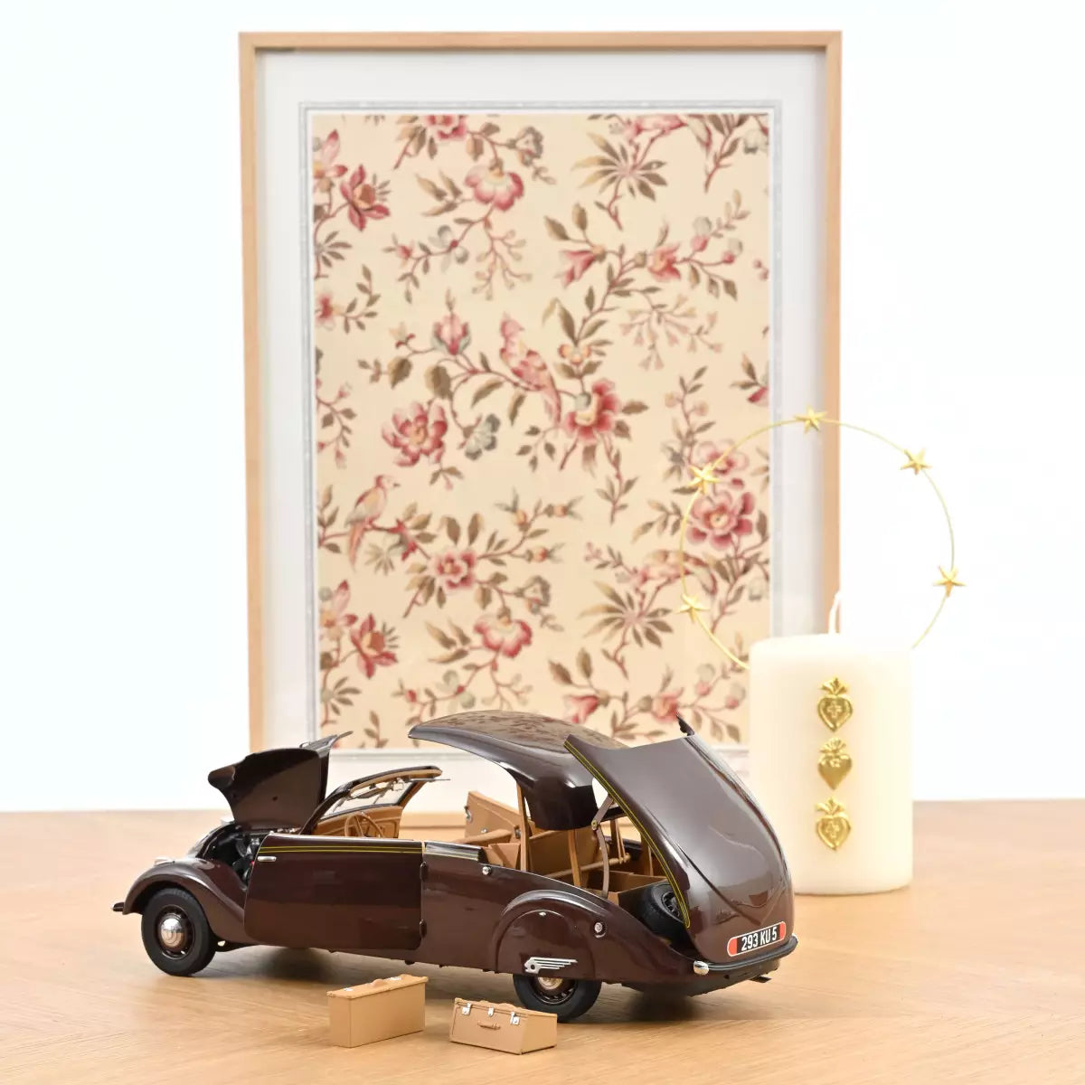 Voiture miniature collection 1/18 Peugeot 402 Eclipse 1937 Chocolat Norev 184873