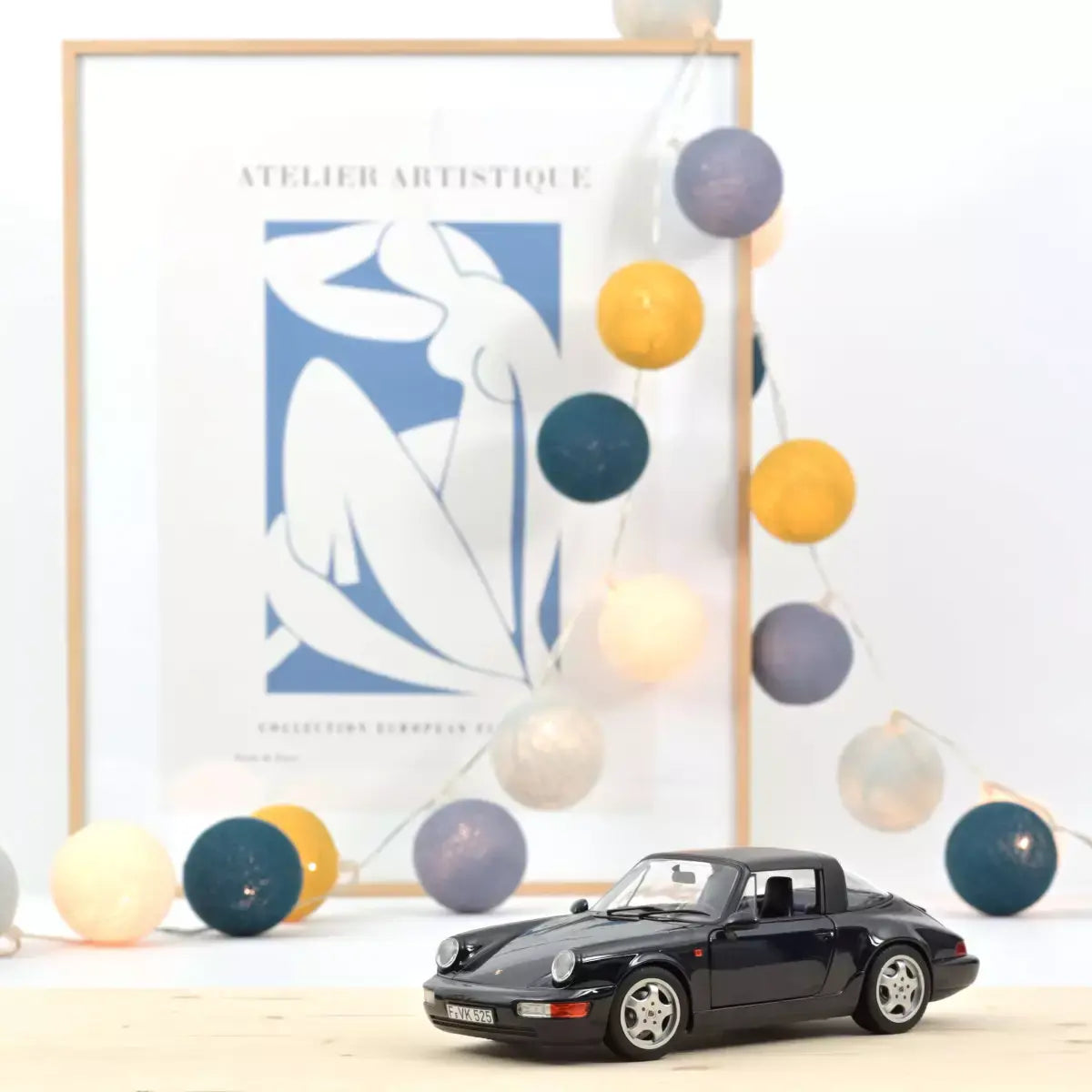 Voiture miniature collection 1/18 Porsche 911 Carrera 4 Targa 1991 Bleu métallisé Norev 187340