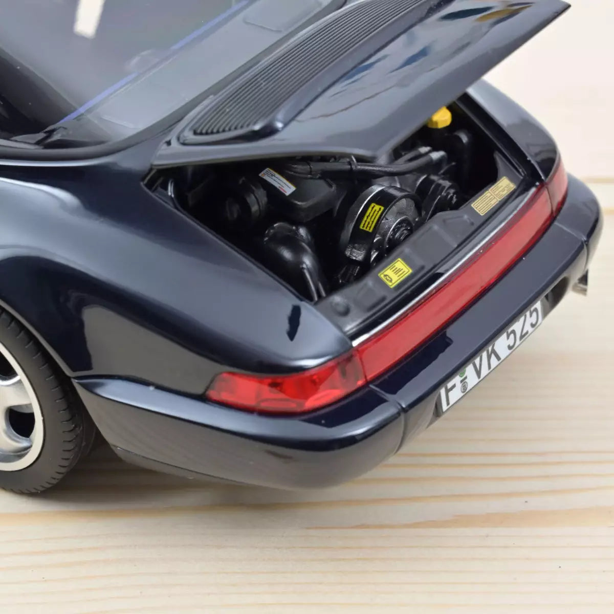 Voiture miniature collection 1/18 Porsche 911 Carrera 4 Targa 1991 Bleu métallisé Norev 187340