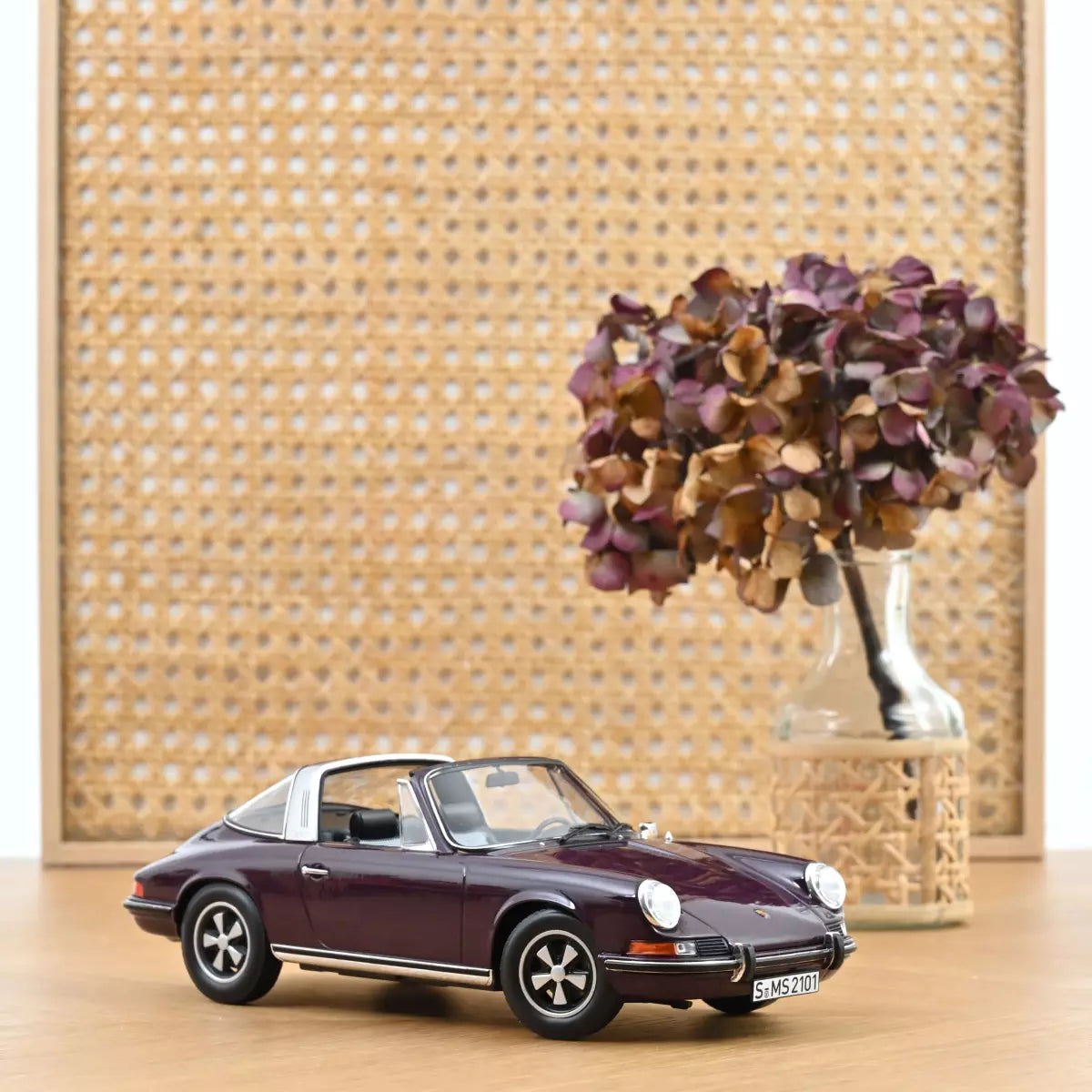 Voiture miniature collection 1/18 Porsche 911 E Targa 1971 Mauve Norev 187644