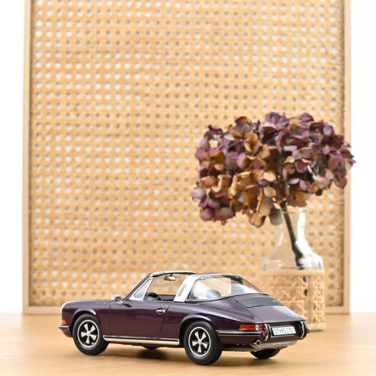 Voiture miniature collection 1/18 Porsche 911 E Targa 1971 Mauve Norev 187644