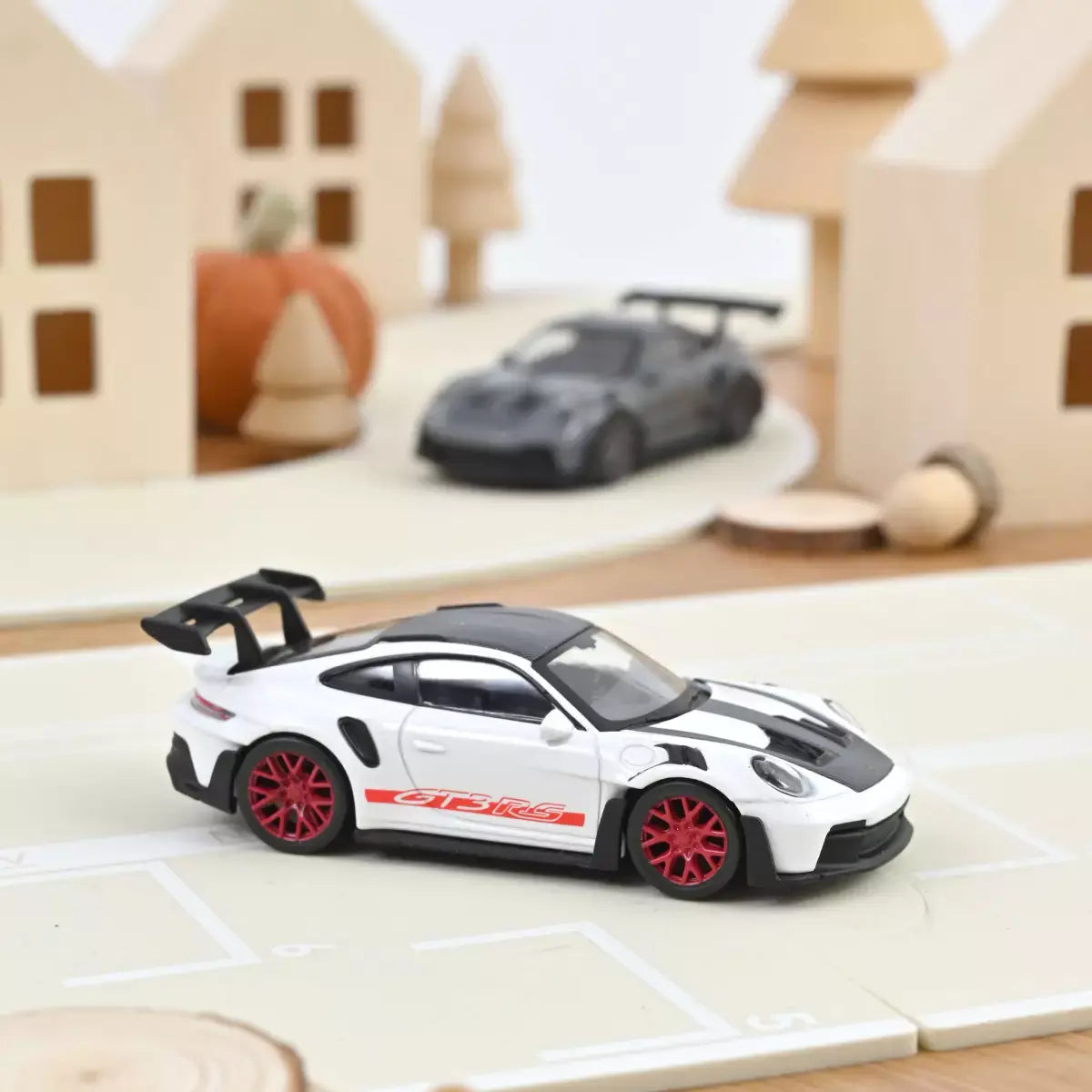 Voiture miniature 1/43 Porsche 911 GT3 RS 2022 Blanc Pack Weissach Jet-car Norev - Breizh Modélisme.