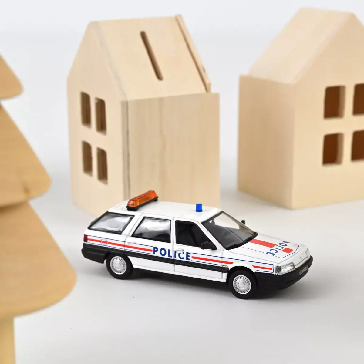 Voiture miniature collection 1/43 Renault 21 Nevada 1989 Police Nationale Norev 512135