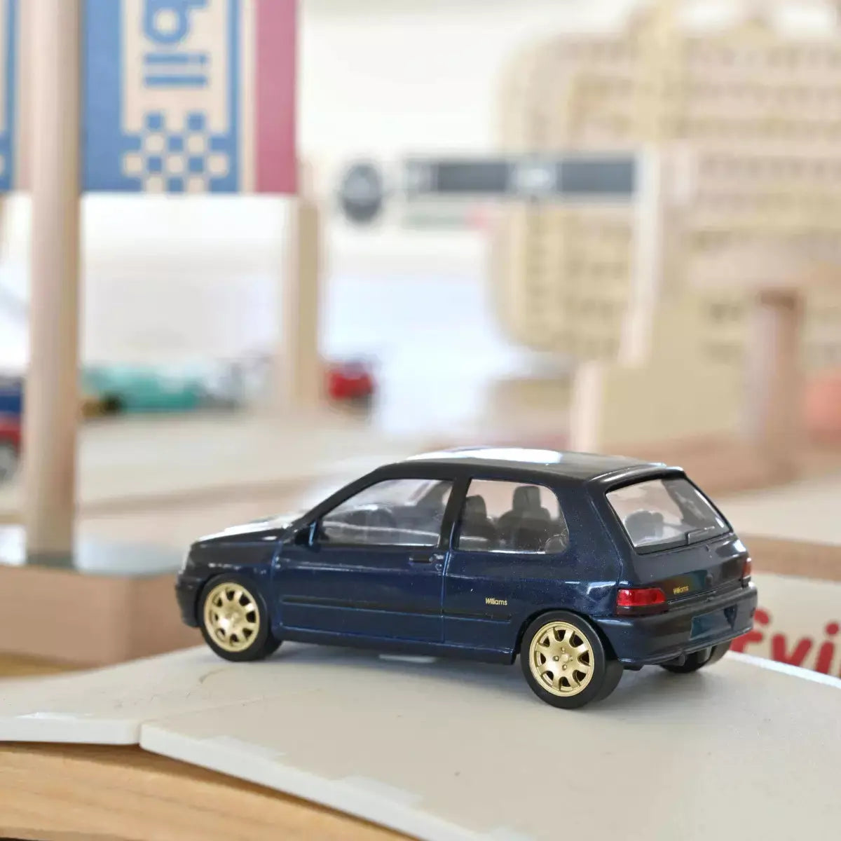 Voiture miniature 1/43 Renault SuperCinq GT Turbo Ph II 1988 Bleu Métallisé Jet-car Norev - Breizh Modélisme.