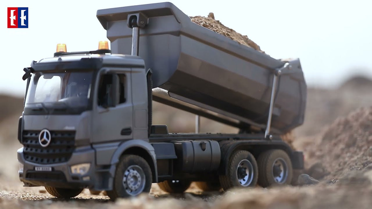 Camion Benne en métal Mercedes Benz Arocs 1/20 E590-003 - Breizh Modélisme.