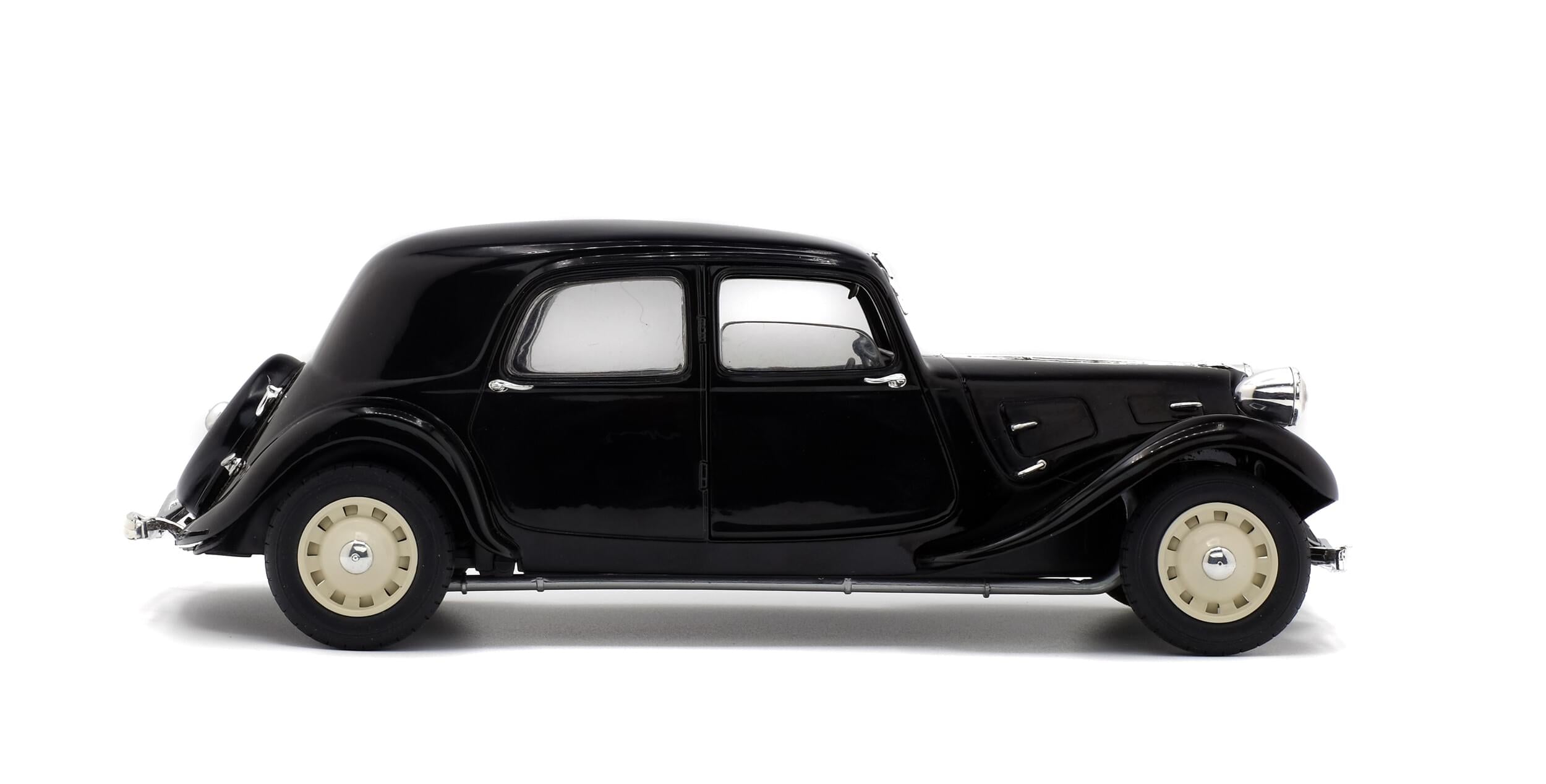 Solido S1800903 Voiture miniature collection 1/18 Citröen Traction 11B – Noir – 1937