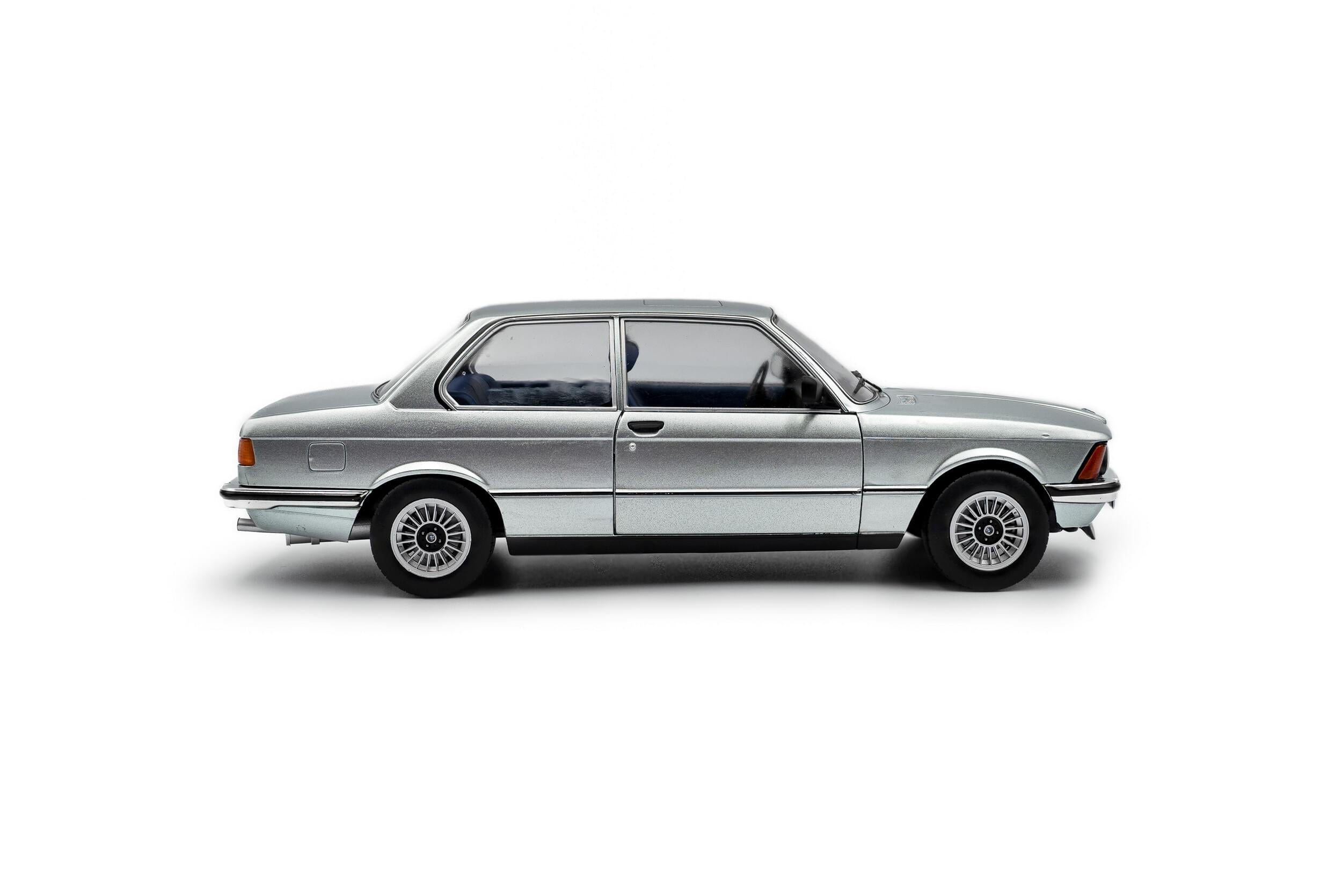 Solido S1812801 Voiture miniature collection 1/18 BMW E21 323i – Saphirblau Metallic – 1980