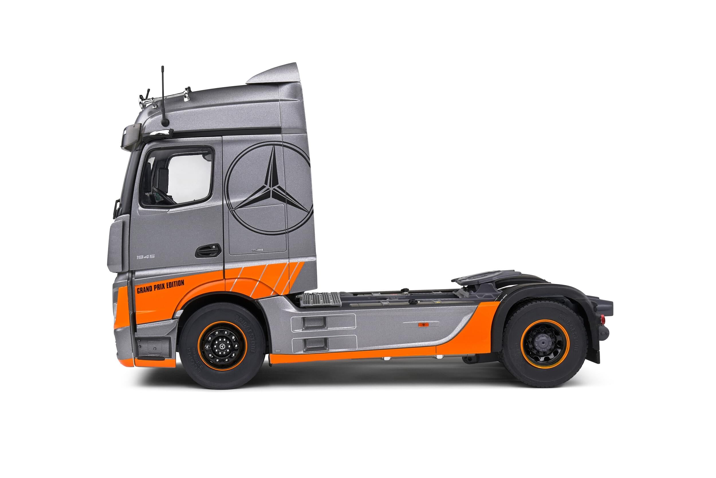 Solido S2400202 Voiture miniature collection 1/24 Mercedes-Benz Actros L Grand Prix Edition 2019 - Breizh Modélisme.