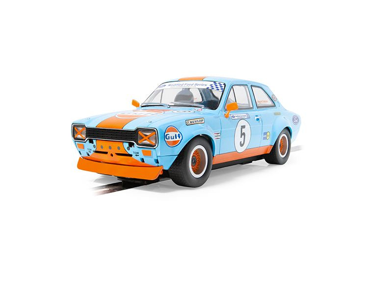 Scalextric C4530 Ford Escort MK1 – Wayne Crabtree Modified Fords 2023 - Gulf - Breizh Modélisme.