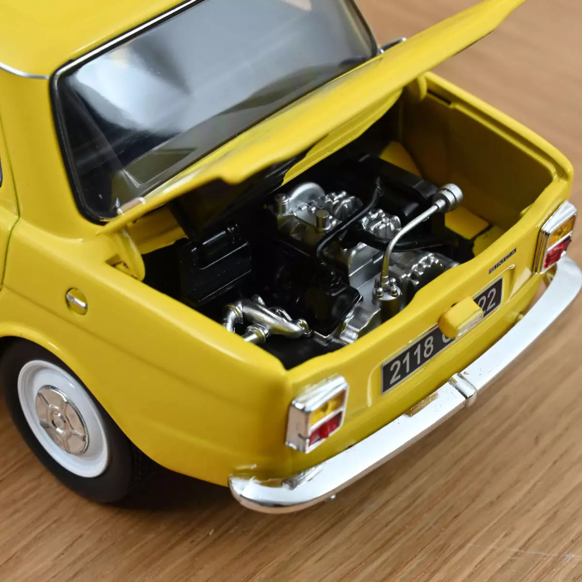 Voiture miniature collection 1/18 Simca 1000 LS 1974 Jaune Maya Norev 185714